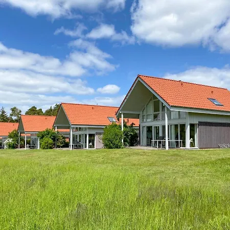 Holiday home Wiesengefluester S5 Gruppenhaus Haustierfrei Mit Aussicht, Wiese Und Mueritznaehe