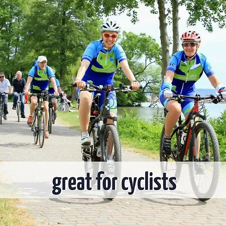 Wiesengefluester S5 Gruppenhaus Haustierfrei Mit Aussicht, Wiese Und Mueritznaehe
