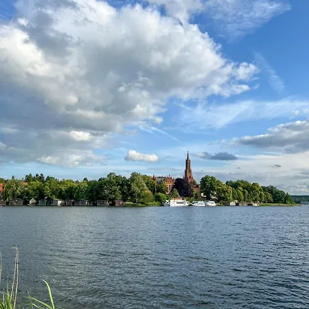 Wiesengefluester S5 Gruppenhaus Haustierfrei Mit Aussicht, Wiese Und Mueritznaehe * Röbel