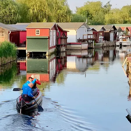 Wiesengefluester S5 Gruppenhaus Haustierfrei Mit Aussicht, Wiese Und Mueritznaehe Röbel